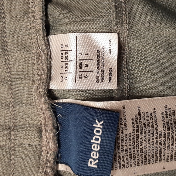 Reebok Shorts Size Small - Picture 3 of 3